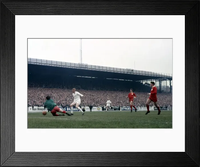 Framed Print : English League Division One match at Elland Road Leeds United v Liverpool