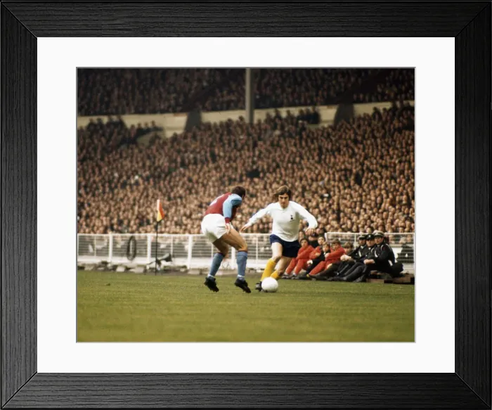 Framed Print : English League Cup Final at Wembley Stadium Tottenham Hotspur 2 v Aston Villa 0