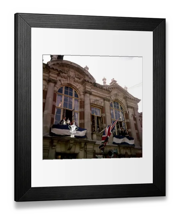 Framed Print : Tottenham Hotspur team return to Tottenham with the FA Cup trophy after their victory in Framed Print : Tottenham Hotspur team return to Tottenham with the FA Cup trophy after their victory in