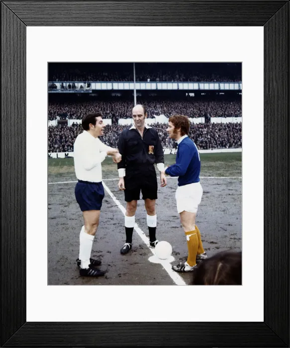 Framed Print : English League Division One match at White Hart Lane Tottenham Hotspur 2 v Everton Framed Print : English League Division One match at White Hart Lane Tottenham Hotspur 2 v Everton