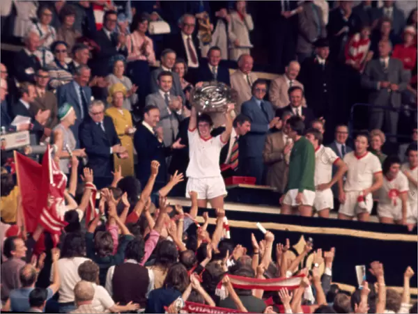 FA Charity Shield Liverpool v Southampton. August 1976 Liverpools Emlyn Hughes