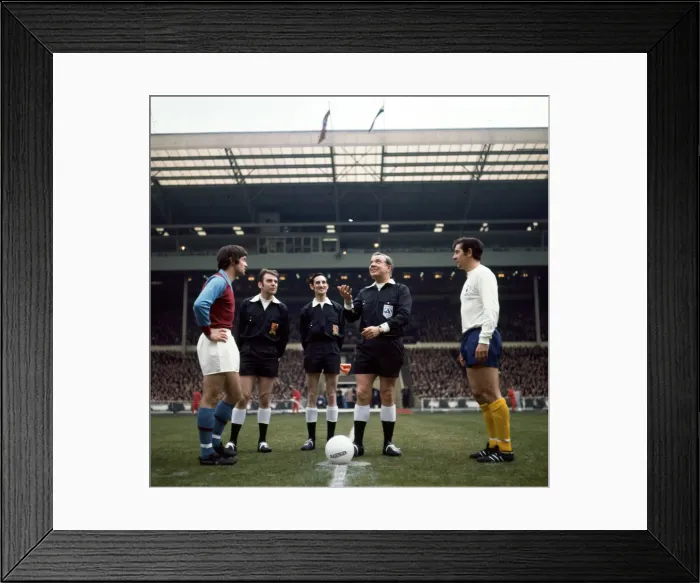 Framed Print : English League Cup Final at Wembley Stadium Tottenham Hotspur 2 v Aston Villa 0 Framed Print : English League Cup Final at Wembley Stadium Tottenham Hotspur 2 v Aston Villa 0