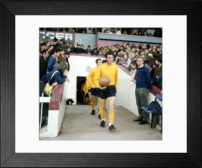 Framed Print : English League Division One match at Selhurst Park Crystal Palace 3 v Southampton 1 Framed Print : English League Division One match at Selhurst Park Crystal Palace 3 v Southampton 1