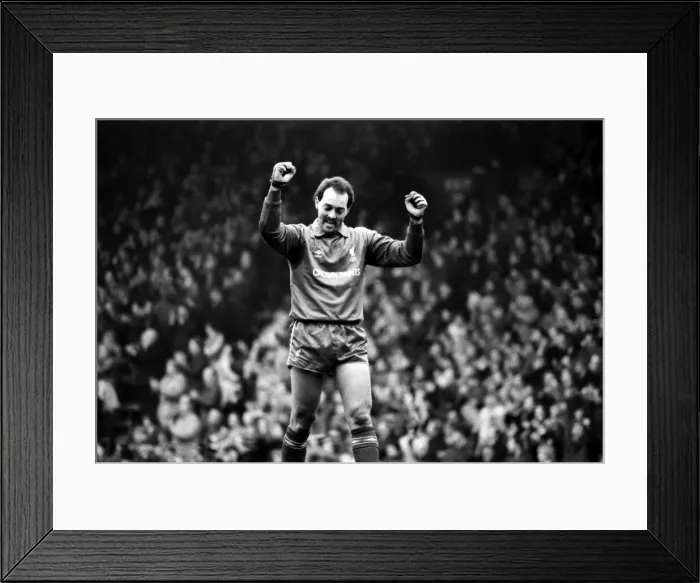 Framed Print : Liverpool v. Tottenham Hotspur. March 1984 MF14-19-016 The final score was a three Framed Print : Liverpool v. Tottenham Hotspur. March 1984 MF14-19-016 The final score was a three