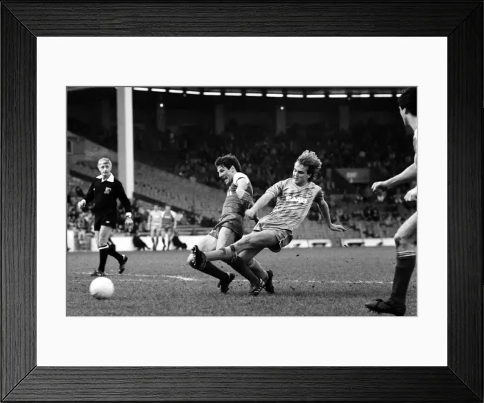 Framed Print : Manchester City v. Shrewsbury. March 1984 MF14-18-048 The final score was a one nil Framed Print : Manchester City v. Shrewsbury. March 1984 MF14-18-048 The final score was a one nil