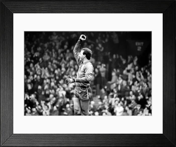 Framed Print : Liverpool v. Tottenham Hotspur. March 1984 MF14-19-043 The final score was a three Framed Print : Liverpool v. Tottenham Hotspur. March 1984 MF14-19-043 The final score was a three