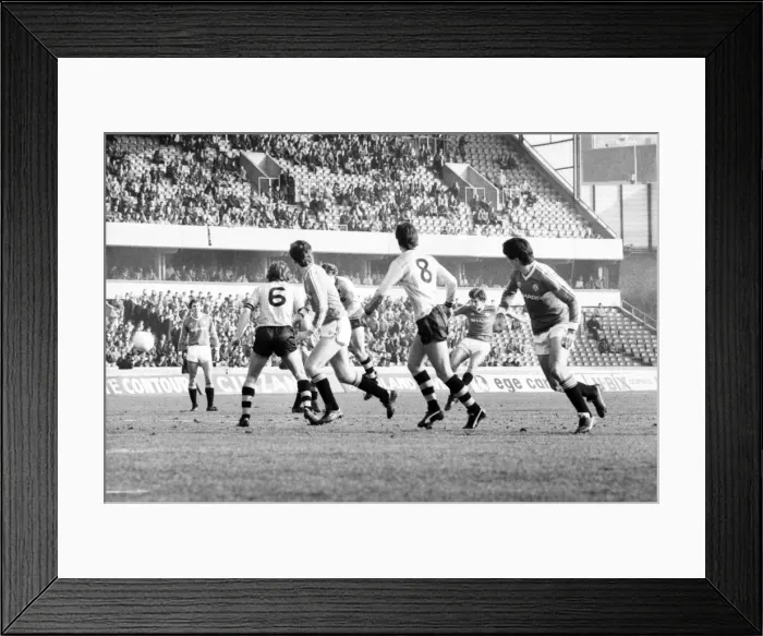 Framed Print : Wolverhampton Wanderers v. Manchester United. Feburary 1984 MF14-12-034 The final score Framed Print : Wolverhampton Wanderers v. Manchester United. Feburary 1984 MF14-12-034 The final score