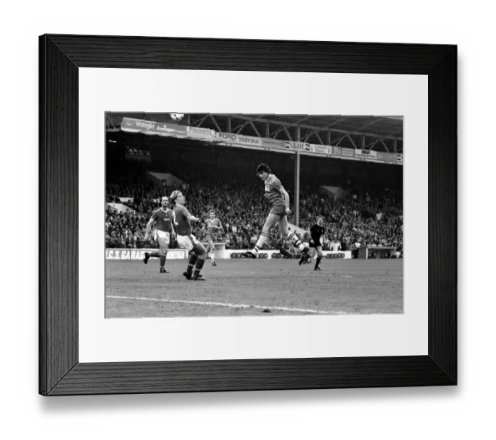 Framed Print : English League Division One match at the City Ground. Nottingham Forest 1 v Everton 0