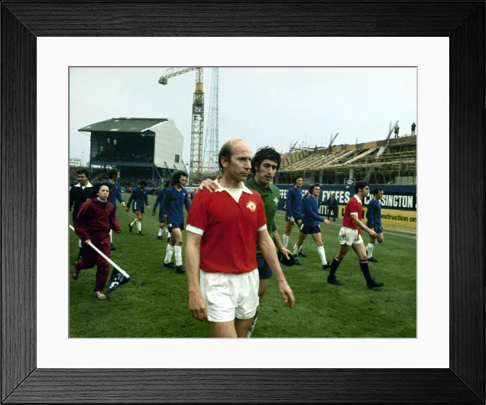 Framed Print : English League Division One match at Stamford Bridge Chelsea 1 v Manchester United
