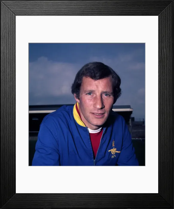 Framed Print : Terry Neill Arsenal manager. August 1976 Framed Print : Terry Neill Arsenal manager. August 1976
