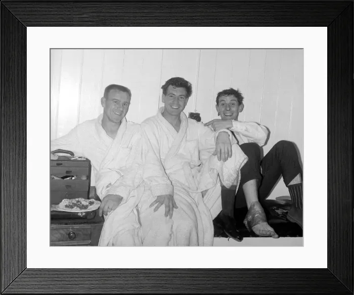 Framed Print : Johnny Haynes of Fulham in the dressing room with comedian Tommy Trinder after the league