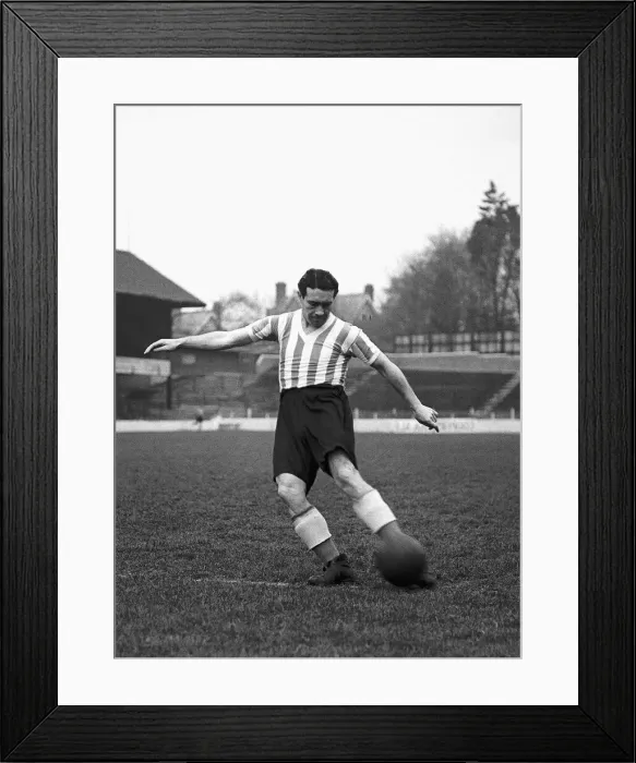 Framed Print : Sir Alf Ramsey of Southampton Football Club Circa 1948 Framed Print : Sir Alf Ramsey of Southampton Football Club Circa 1948
