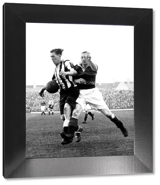 Len Shackleton Newcastle football player in action, 1947