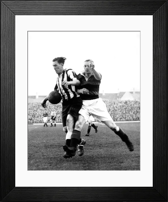 Framed Print : Len Shackleton Newcastle football player in action, 1947 Framed Print : Len Shackleton Newcastle football player in action, 1947