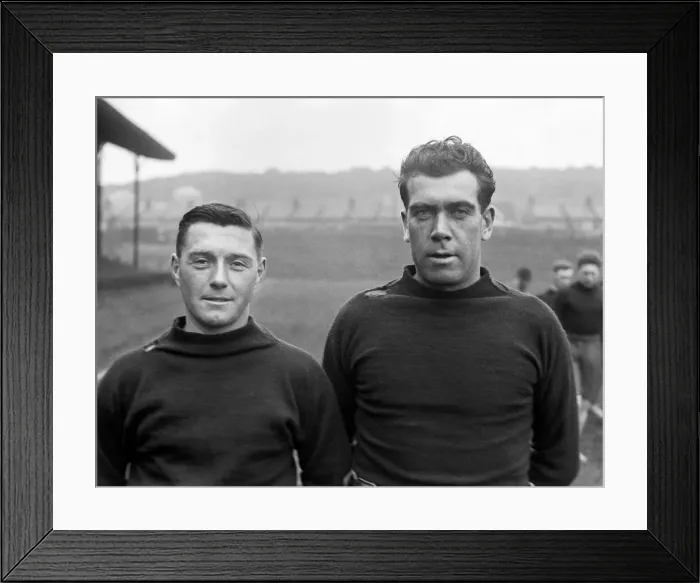 Framed Print : Crystal Palace Footballers. Cross and Boyle. c. 1927 DM6616H Framed Print : Crystal Palace Footballers. Cross and Boyle. c. 1927 DM6616H