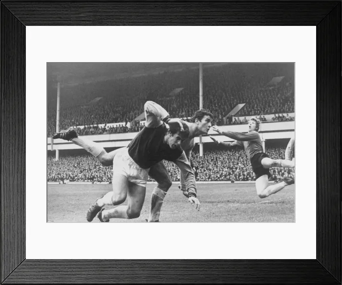 Framed Print : English League Divisin one match at Upton Park. West Ham United 8 v Sunderland 0 Framed Print : English League Divisin one match at Upton Park. West Ham United 8 v Sunderland 0