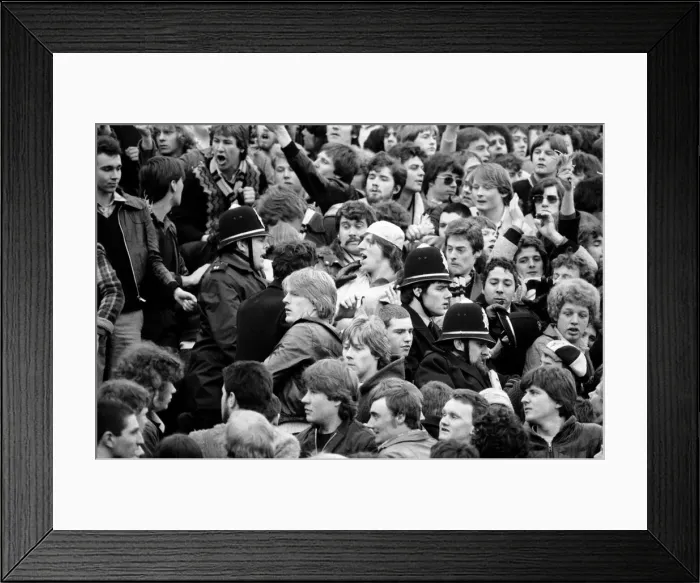 Framed Print : English FA Cup match at Vicarage Road. Watford 1 v Arsenal 2 Framed Print : English FA Cup match at Vicarage Road. Watford 1 v Arsenal 2
