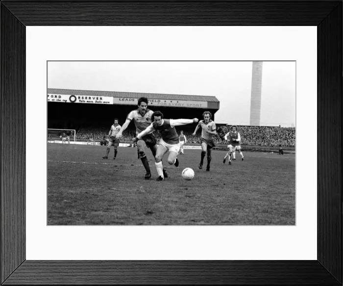 Framed Print : English FA Cup match at Vicarage Road. Watford 1 v Arsenal 2 Framed Print : English FA Cup match at Vicarage Road. Watford 1 v Arsenal 2