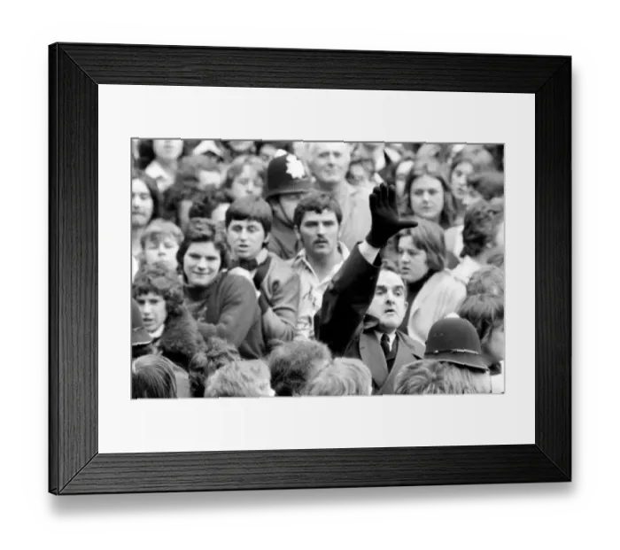 Framed Print : English League Division One match at White Hart Lane. Tottenham Hotspur 2 v Chelsea 0