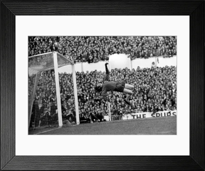 Framed Print : English League Division One match at White Hart Lane. Tottenham Hotspur 2 v Chelsea 0