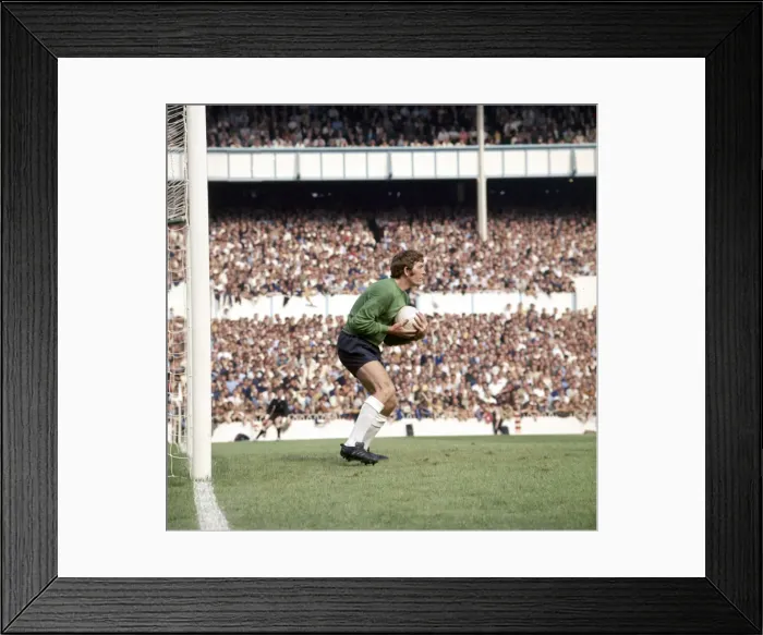 Framed Print : English League Division One match at White Hart Lane Tottenham Hotspur 4 v Burnley Framed Print : English League Division One match at White Hart Lane Tottenham Hotspur 4 v Burnley