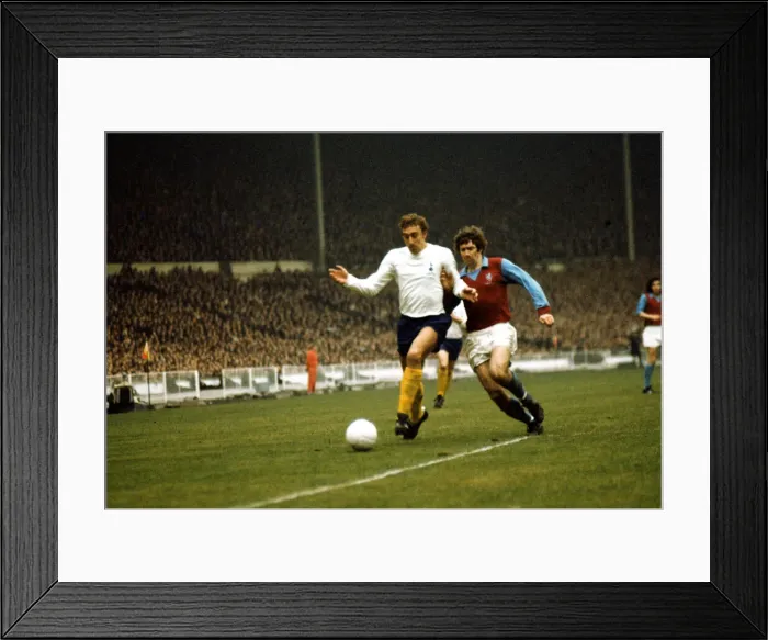 Framed Print : English League Cup Final at Wembley Stadium Tottenham Hotspur 2 v Aston Villa 0