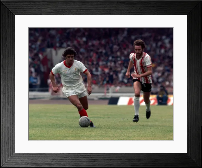 Framed Print : Charity Shield match at Wembley Stadium Liverpool 1 v Southampton 0 Framed Print : Charity Shield match at Wembley Stadium Liverpool 1 v Southampton 0