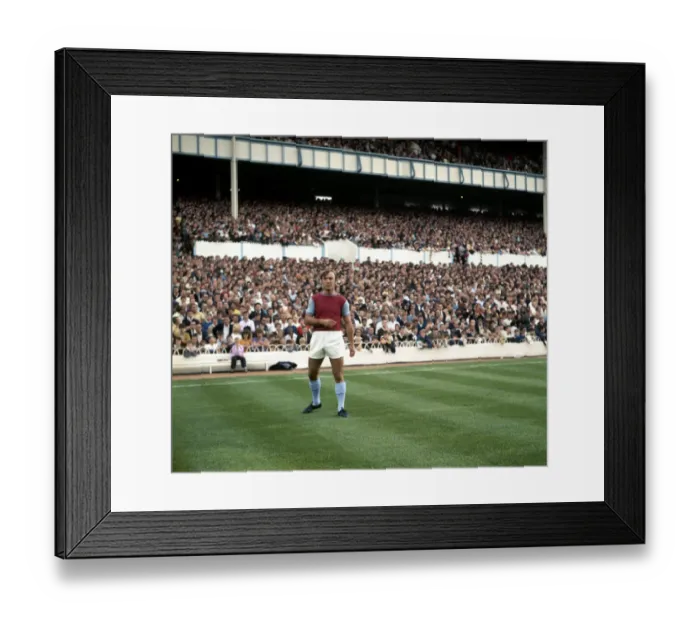 Framed Print : West Ham United footballer Jimmy Greaves at Upton Park before the League Division One