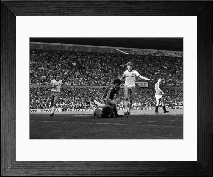 Framed Print : Manchester United 0 v. West Ham 0. April 1984 MF15-08-001 Framed Print : Manchester United 0 v. West Ham 0. April 1984 MF15-08-001