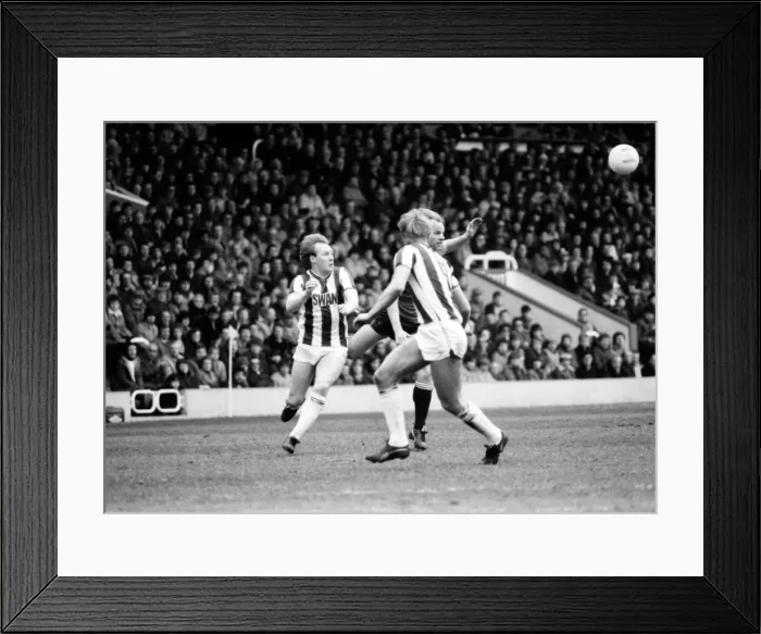 Framed Print : English League Division One match. West Bromwich Albion 2 v Manchester United 0 Framed Print : English League Division One match. West Bromwich Albion 2 v Manchester United 0