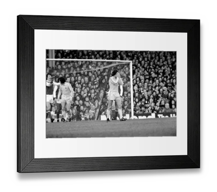 Framed Print : Football: Arsenal (1) vs. Leeds United (1). Division I. January 1977 77-00029-021