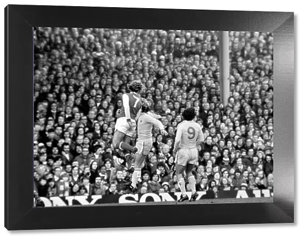 Football: Arsenal (1) vs. Leeds United (1). Division I. January 1977 77-00029-009