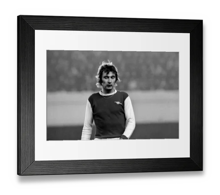 Framed Print : Football: Arsenal (1) vs. Leeds United (1). Division I. January 1977 77-00029-005 Framed Print : Football: Arsenal (1) vs. Leeds United (1). Division I. January 1977 77-00029-005