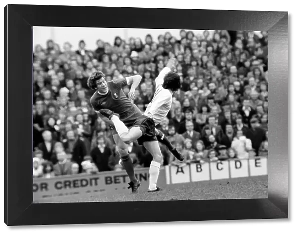 Football: Tottenham Hotspur F. C. vs. Liverpool F. C. March 1975 75-01598-021