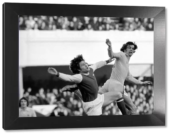 Football: Arsenal (1) vs. Leeds United (1). Division I. January 1977 77-00029-016