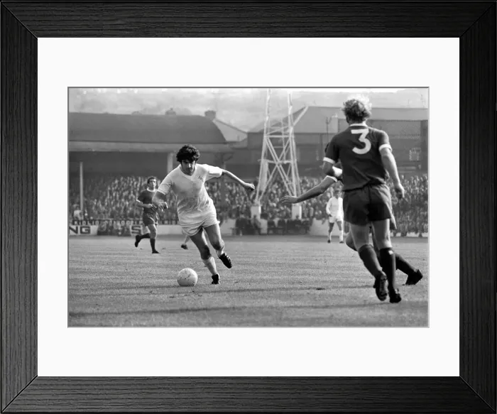 Framed Print : Football: Leeds United (1) v. Liverpool (0). September 1971 71-12020-010