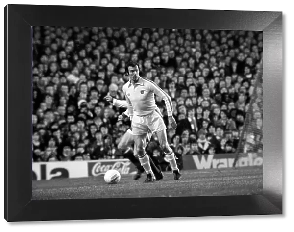 Football: Arsenal (1) vs. Leeds United (1). Division I. January 1977 77-00029-007