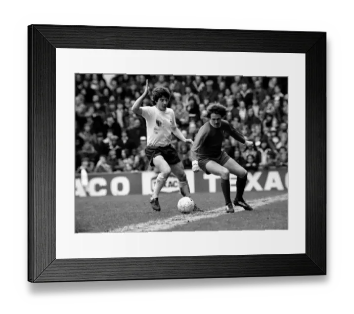 Framed Print : Football: Tottenham Hotspur F. C. vs. Liverpool F. C. March 1975 75-01598-051