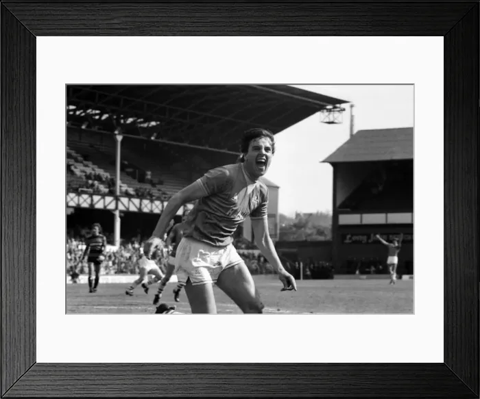 Framed Print : Everton 3 v. Queens Park Rangers 1. May 1984 MF15-11 Framed Print : Everton 3 v. Queens Park Rangers 1. May 1984 MF15-11