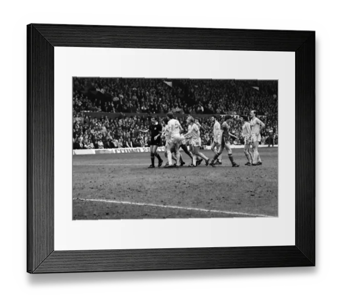 Framed Print : Manchester United v. Everton. March 1985 MF20-09-062 The final score was a one all