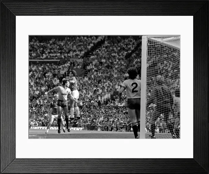 Framed Print : Manchester United 1 v. Watford 1. August 1984 MF17-18-034 Framed Print : Manchester United 1 v. Watford 1. August 1984 MF17-18-034