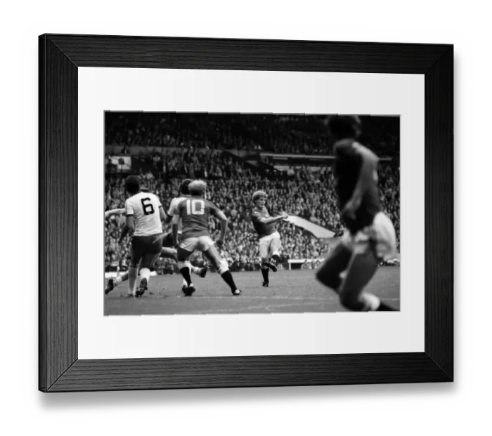 Framed Print : Manchester United 5 v. West Ham 1. October 1984 MF18-02-035 Framed Print : Manchester United 5 v. West Ham 1. October 1984 MF18-02-035