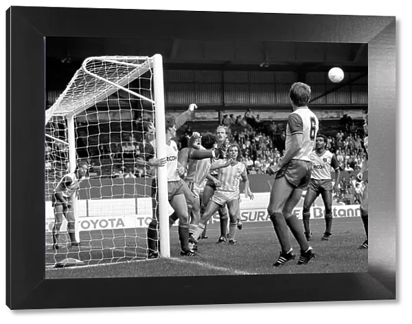 Stoke 2 v. Sheffield Wednesday 1 (Farrell). September 1984 MF17-16-020