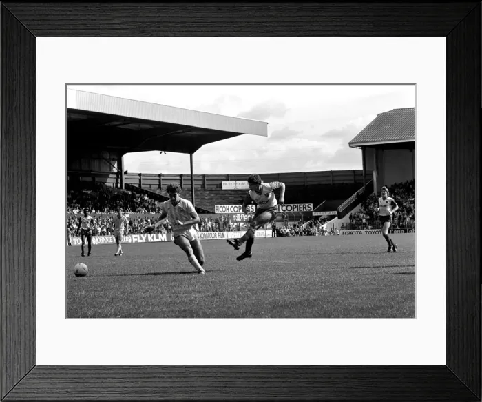 Framed Print : Stoke 2 v. Sheffield Wednesday 1 (Farrell). September 1984 MF17-16-002 Framed Print : Stoke 2 v. Sheffield Wednesday 1 (Farrell). September 1984 MF17-16-002
