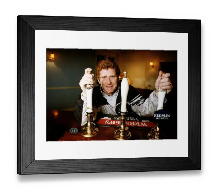 Framed Print : 1966 World Cup Player Alan Ball behind the pumps in his new pub April 1991 Framed Print : 1966 World Cup Player Alan Ball behind the pumps in his new pub April 1991