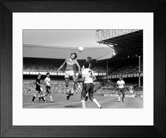 Framed Print : Everton 1 v. Tottenham Hotspur 4. August 1984 MF17-17-008 Framed Print : Everton 1 v. Tottenham Hotspur 4. August 1984 MF17-17-008