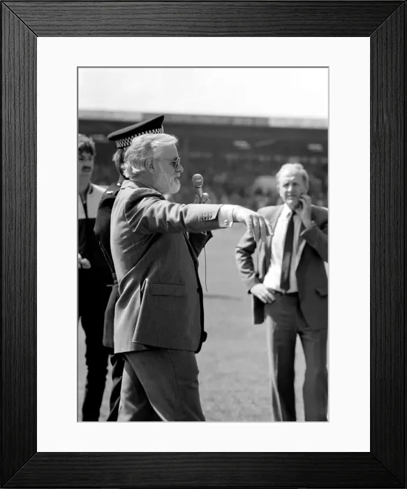 Framed Print : Grimsby 0 v. Chelsea 1. May 1984 MF15-12-030