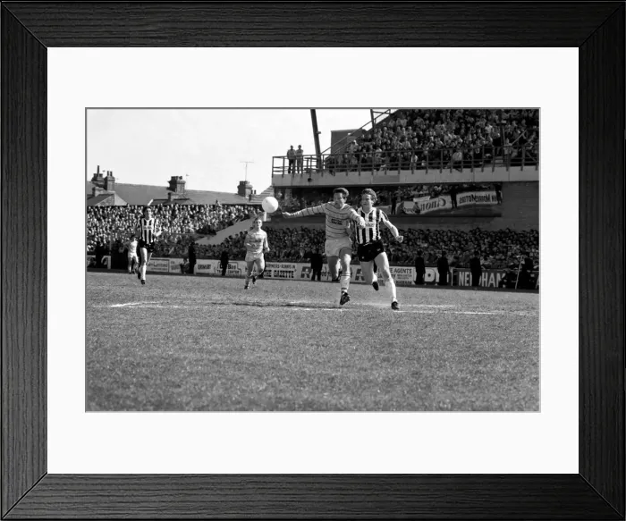 Framed Print : Grimsby 0 v. Chelsea 1. May 1984 MF15-12-032 Framed Print : Grimsby 0 v. Chelsea 1. May 1984 MF15-12-032