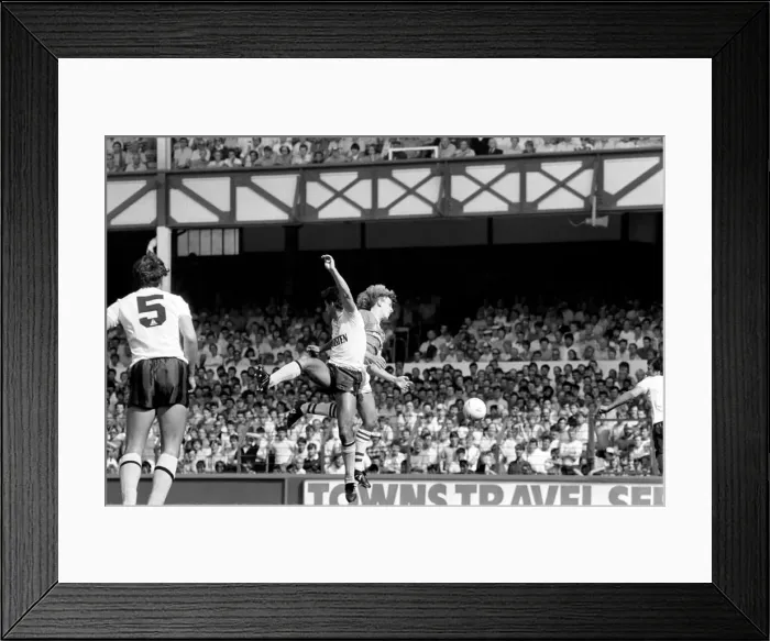 Framed Print : Everton 1 v. Tottenham Hotspur 4. August 1984 MF17-17-014 Framed Print : Everton 1 v. Tottenham Hotspur 4. August 1984 MF17-17-014