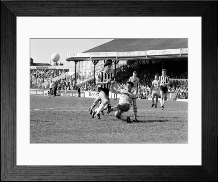 Framed Print : Grimsby 0 v. Chelsea 1. May 1984 MF15-12-026 Framed Print : Grimsby 0 v. Chelsea 1. May 1984 MF15-12-026